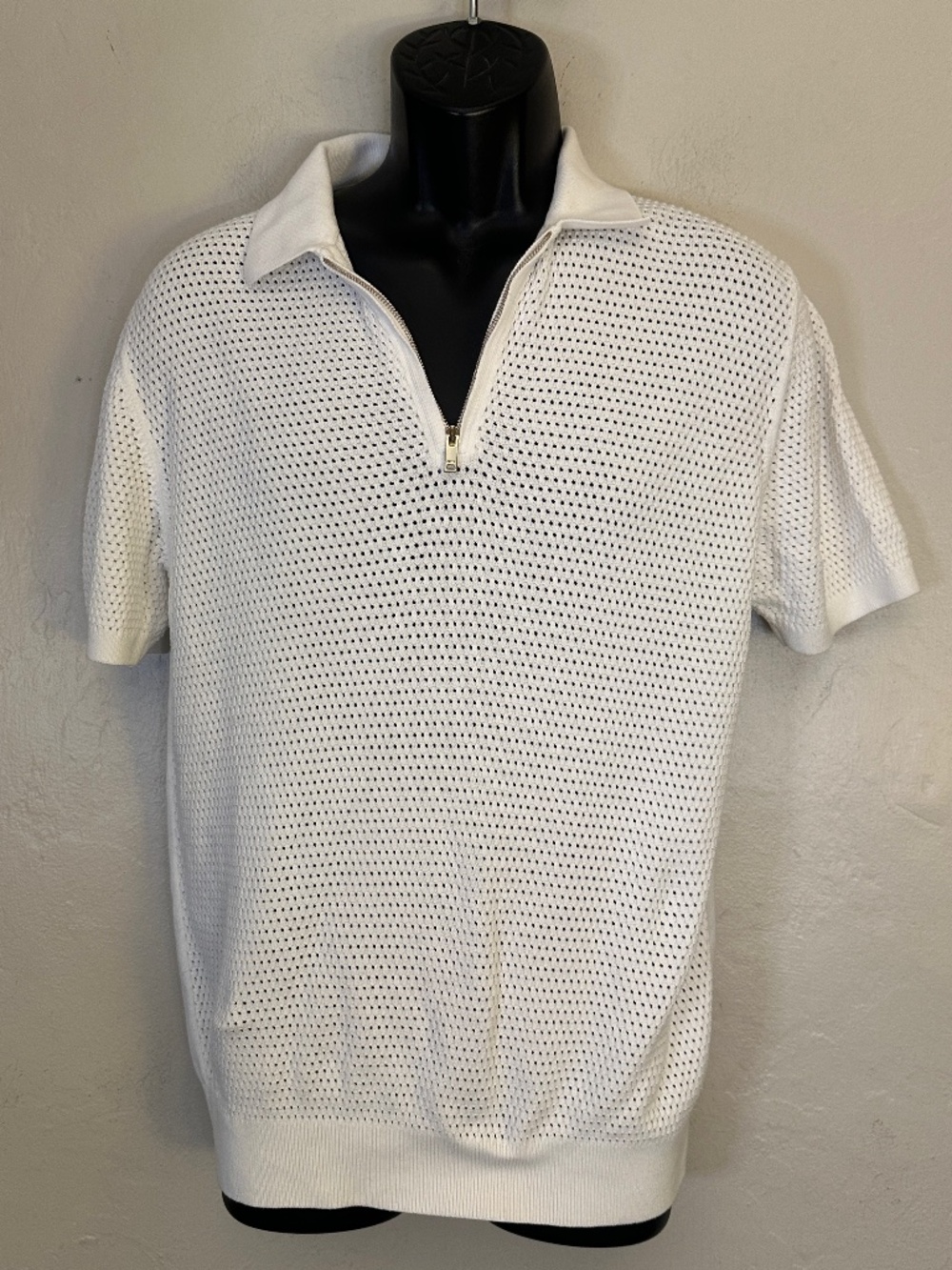 Reiss Mesh Polo 21" armpit to armpit no size tag Gently worn 72% cotton/28% moda